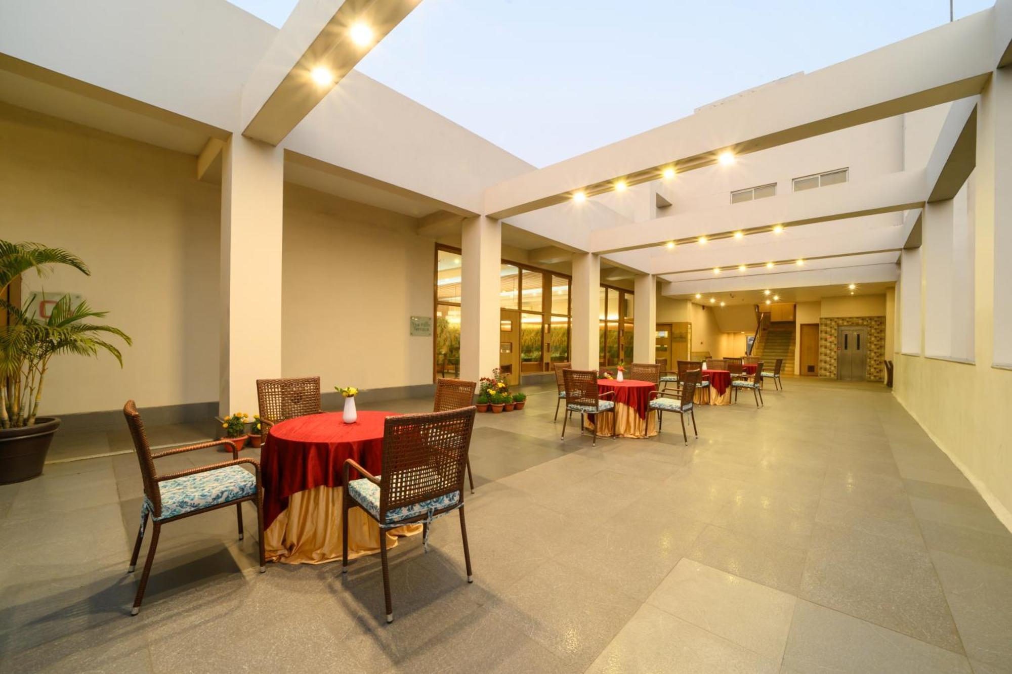 Sinclairs Burdwan Hotel Екстериор снимка